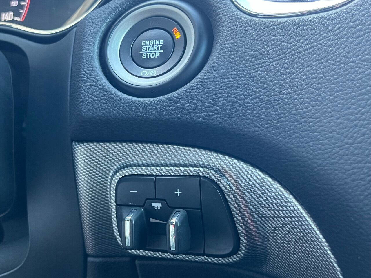 Used 2019 Dodge Durango R/T w/ Technology Group image 27