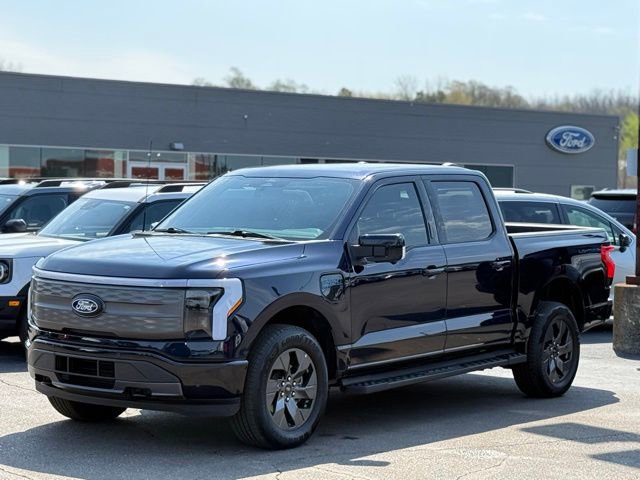 Used 2025 Ford F150 Lightning Lariat AWD/4WD image 38