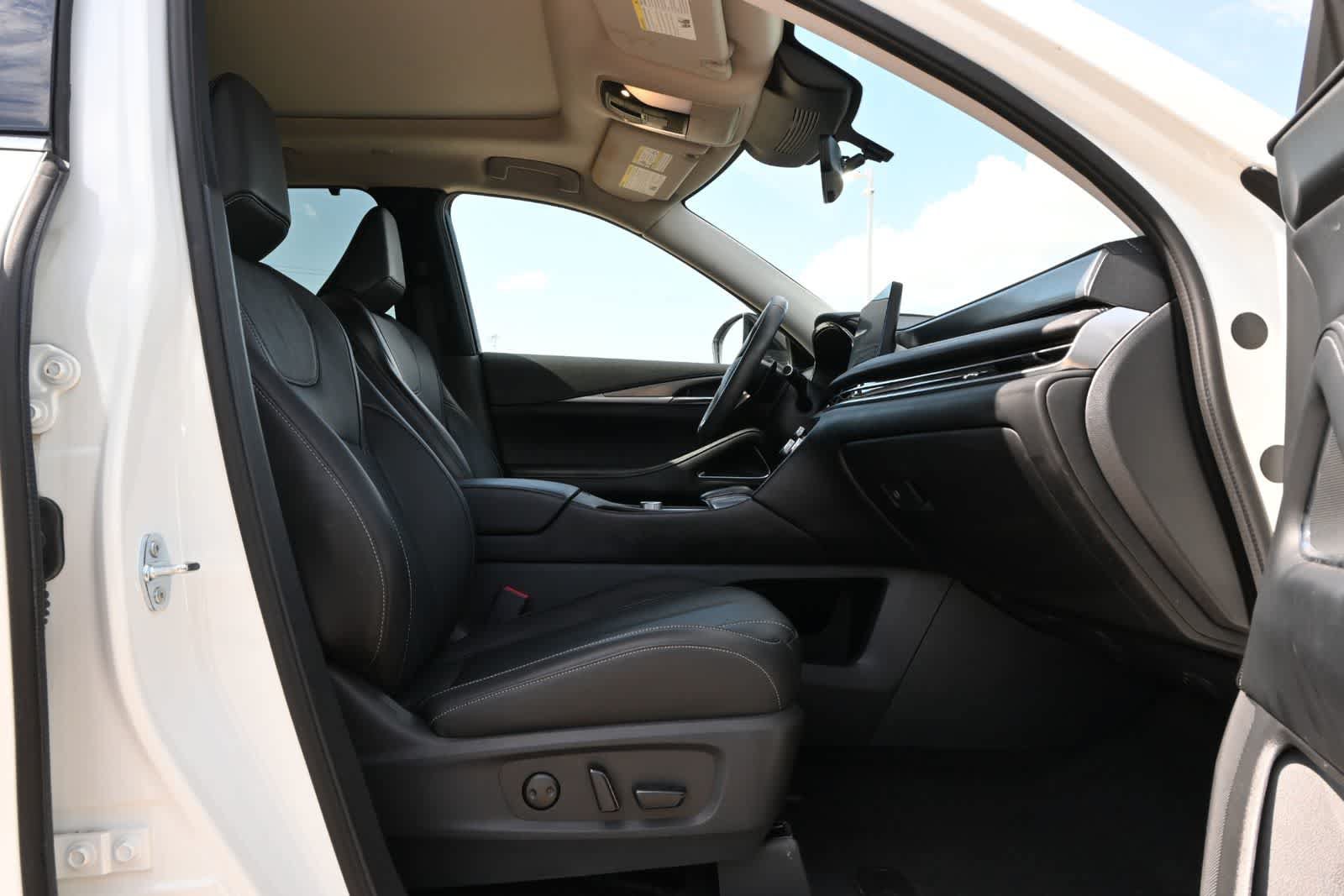 Certified 2025 INFINITI QX60 Luxe FWD image 22