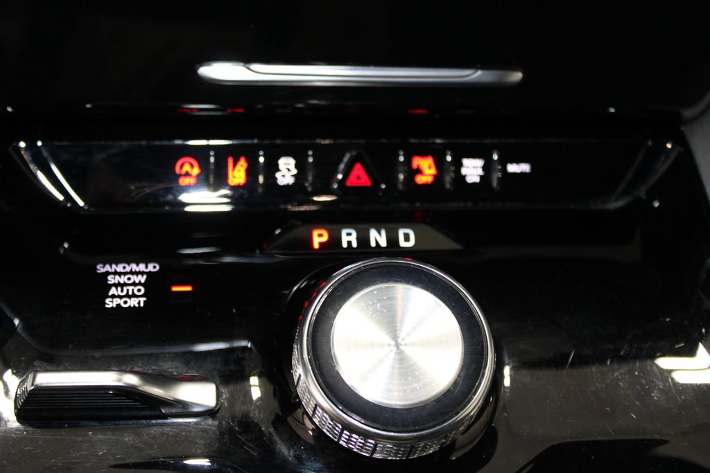 Used 2025 Jeep Wagoneer Series II w/ 8-Passenger Seating Package AWD/4WD image 53