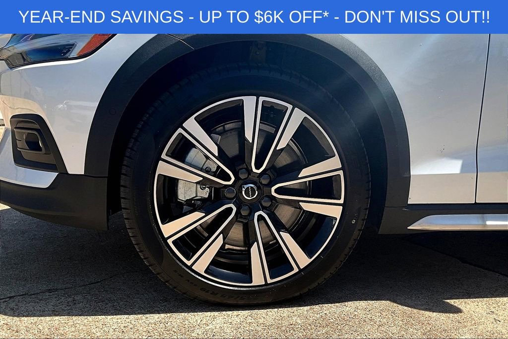 New 2025 Volvo V60 B5 Cross Country Ultra w/ Protection Package Premier image 29