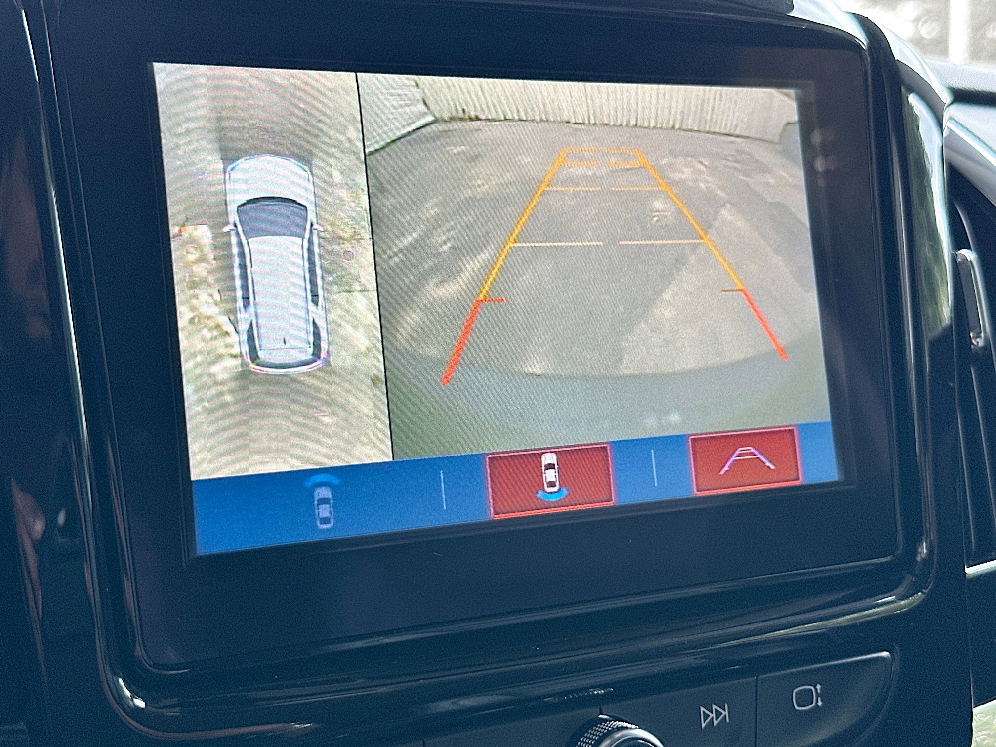 Used 2019 Chevrolet Traverse Premier w/ Driver Confidence II Package image 14