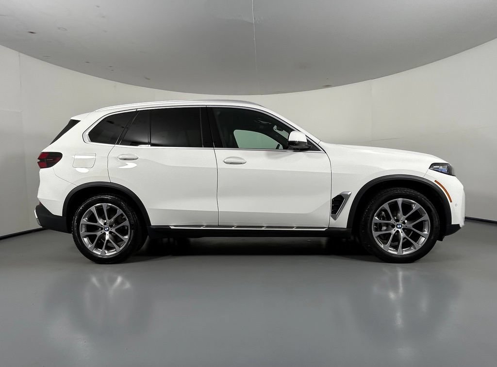 Used 2024 BMW X5 xDrive40i AWD/4WD image 8