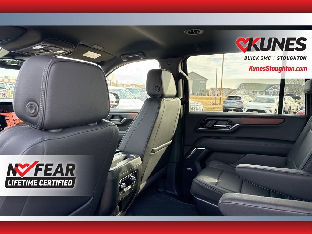Used 2025 GMC Yukon XL Denali AWD/4WD image 37