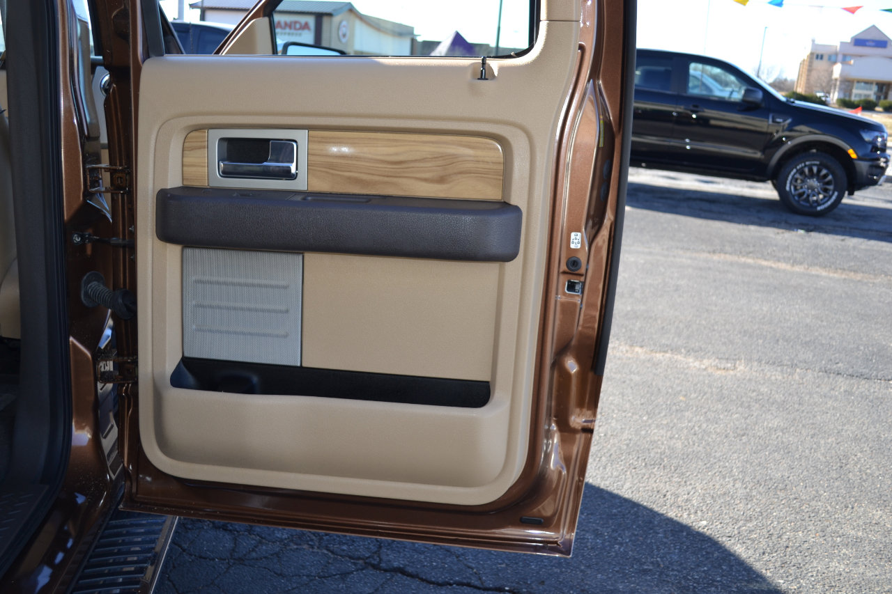 Used 2011 Ford F150 Lariat w/ Lariat Chrome Pkg image 31