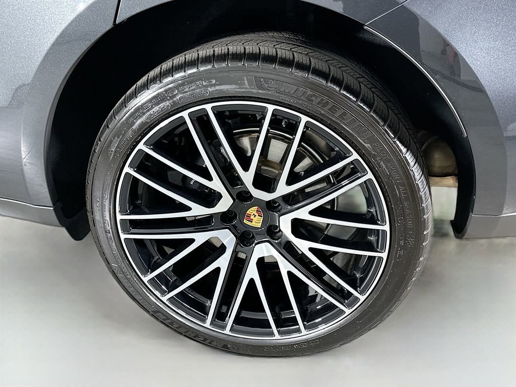 Certified 2026 Porsche Macan AWD/4WD image 34