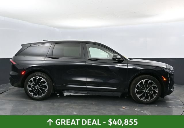 Used 2024 Lincoln Nautilus Reserve AWD/4WD image 8