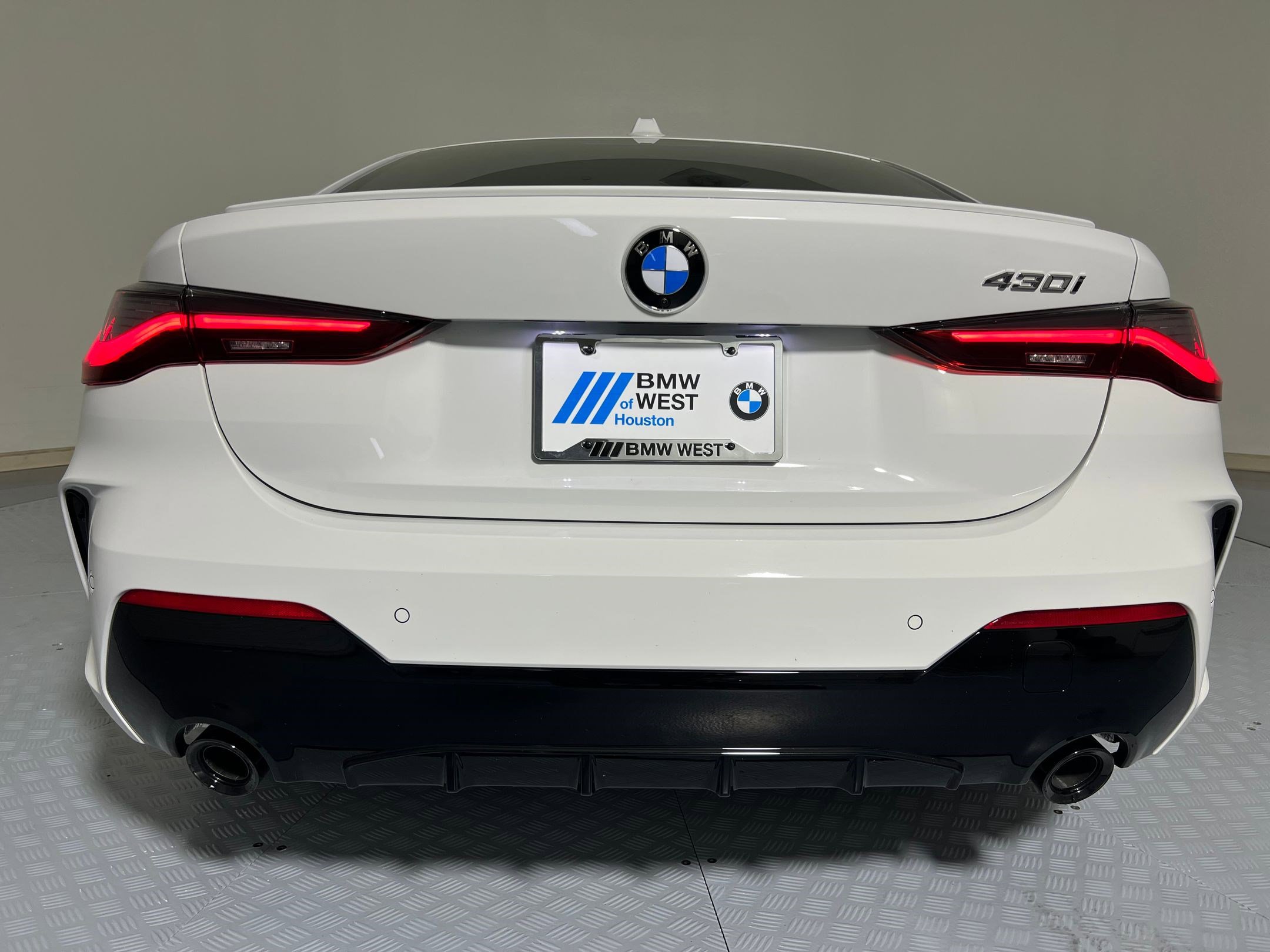 New 2026 BMW 430i Coupe w/ M Sport Package image 9