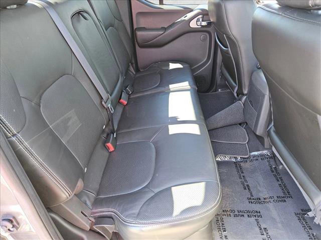 Used 2020 Nissan Frontier PRO-4X w/ Pro-4x Utility Package image 19