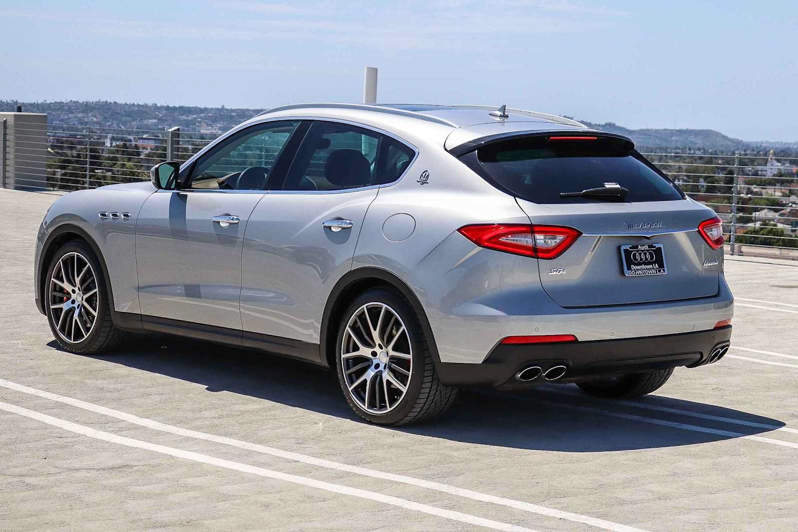 Used 2017 Maserati Levante S AWD/4WD image 6