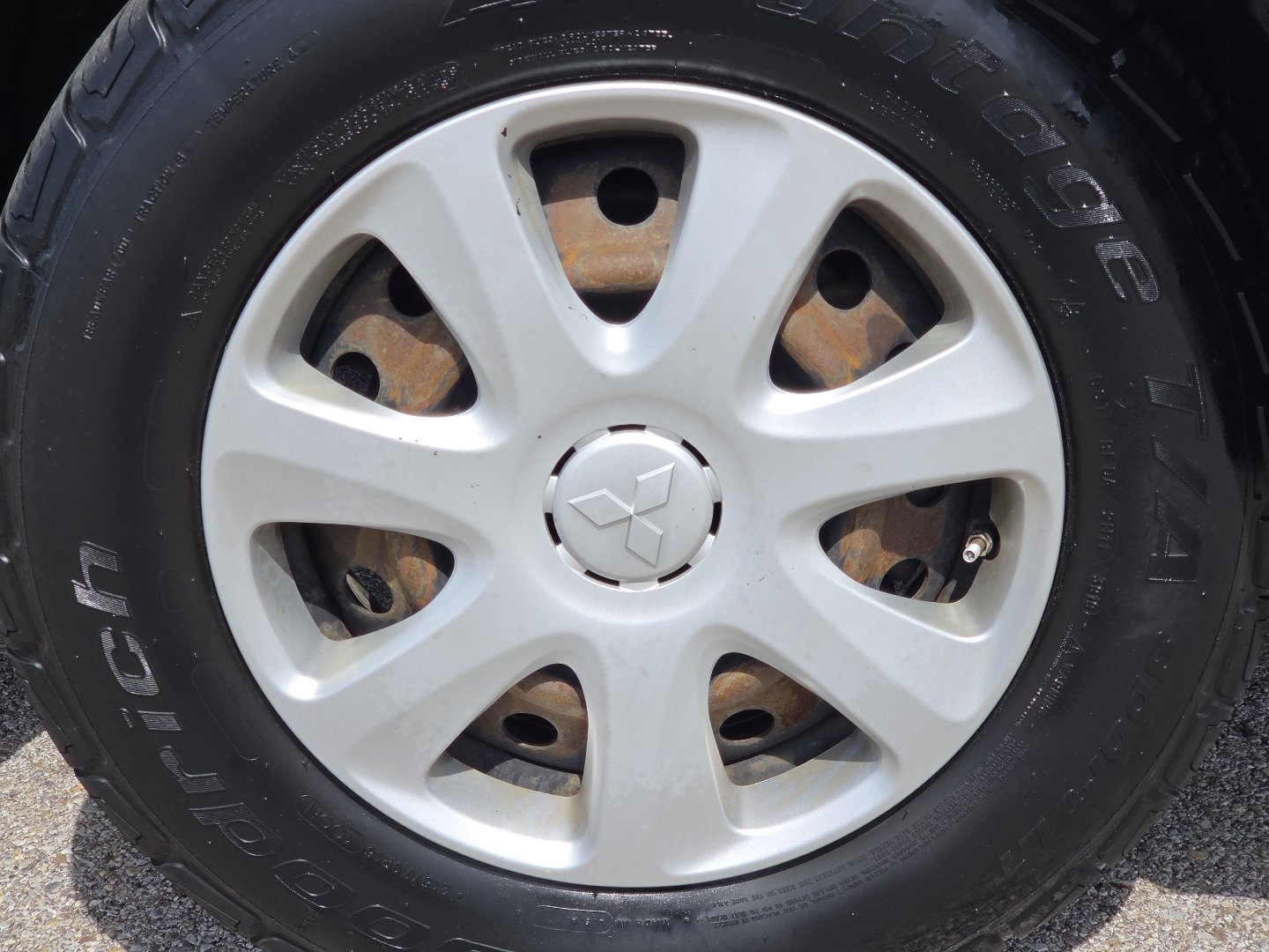 Used 2012 Mitsubishi Outlander ES FWD image 7