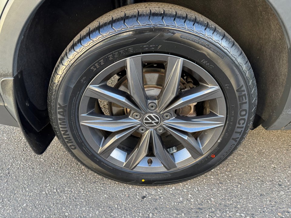 Used 2022 Volkswagen Tiguan SE image 27