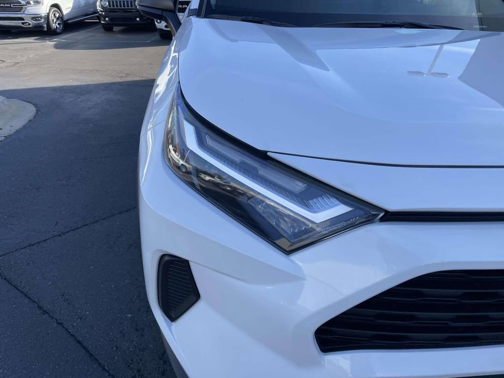 Used 2025 Toyota RAV4 LE image 17