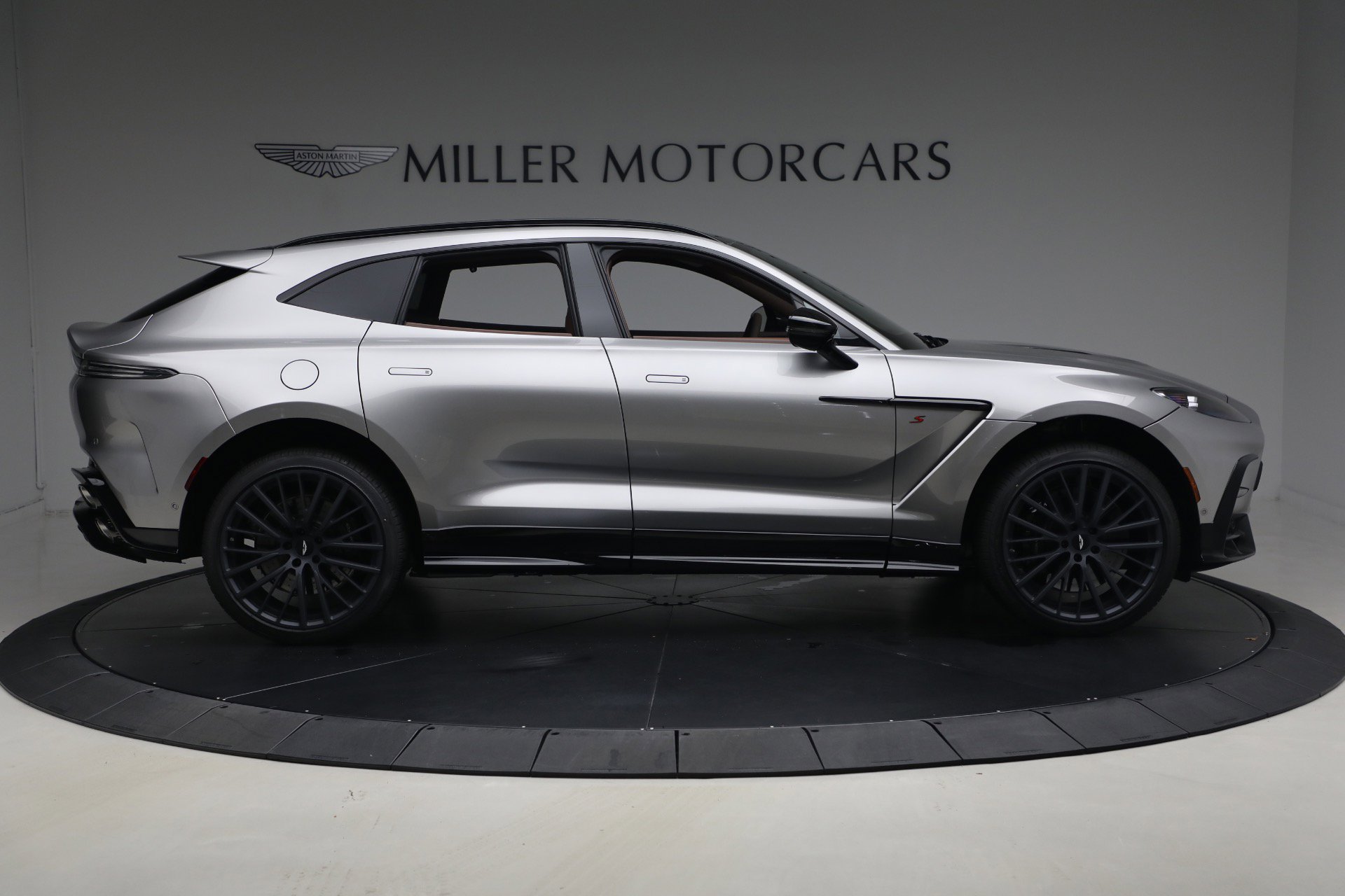New 2026 Aston Martin DBX S AWD/4WD image 9