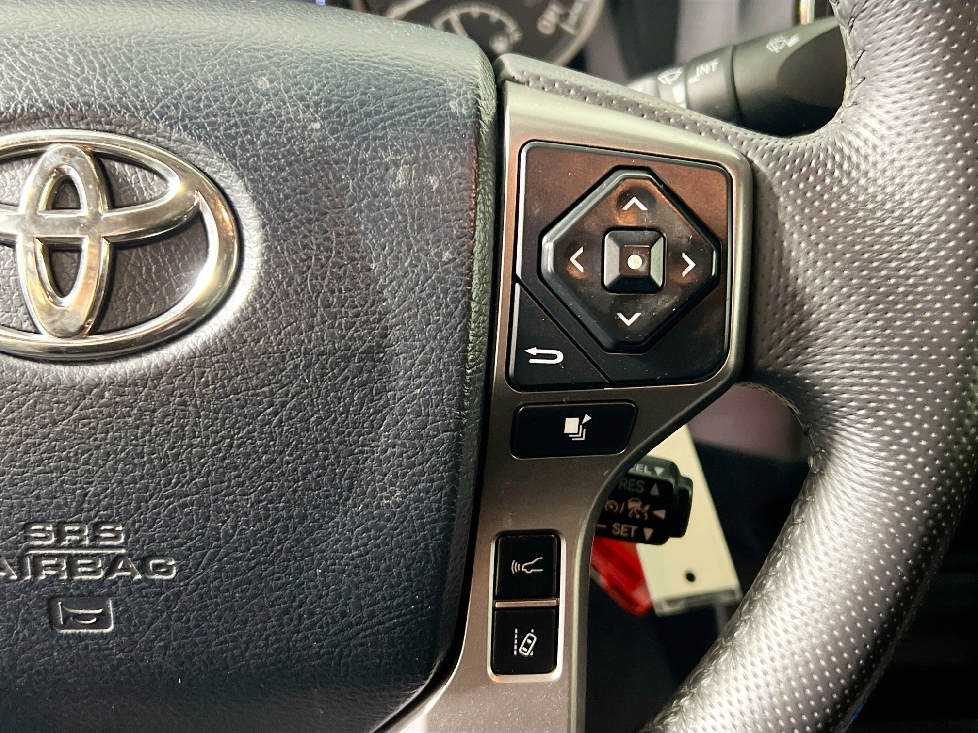 Used 2018 Toyota Tacoma SR5 image 19