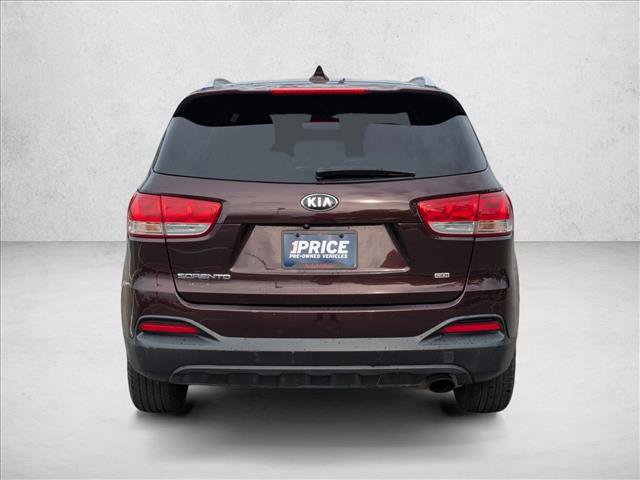Used 2016 Kia Sorento LX image 4