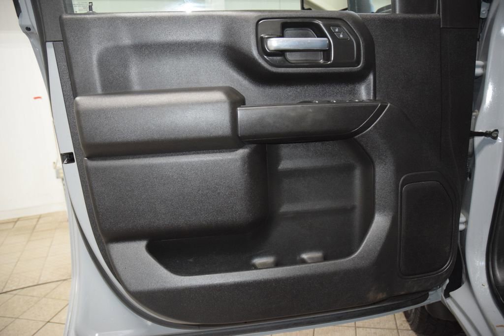 Used 2025 GMC Sierra 3500 Pro w/ Convenience Package image 34