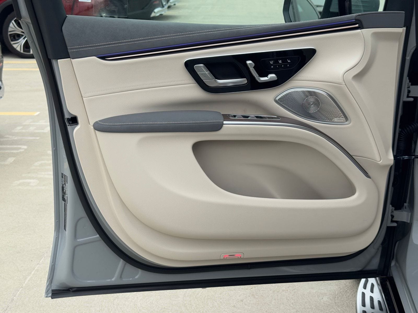 New 2026 Mercedes-Benz EQS 400 4MATIC SUV image 16