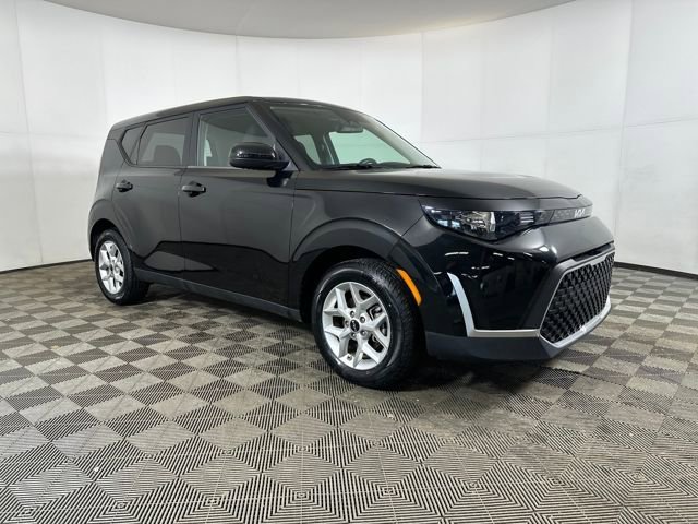 Used 2023 Kia Soul LX w/ Option Group 015 image 2