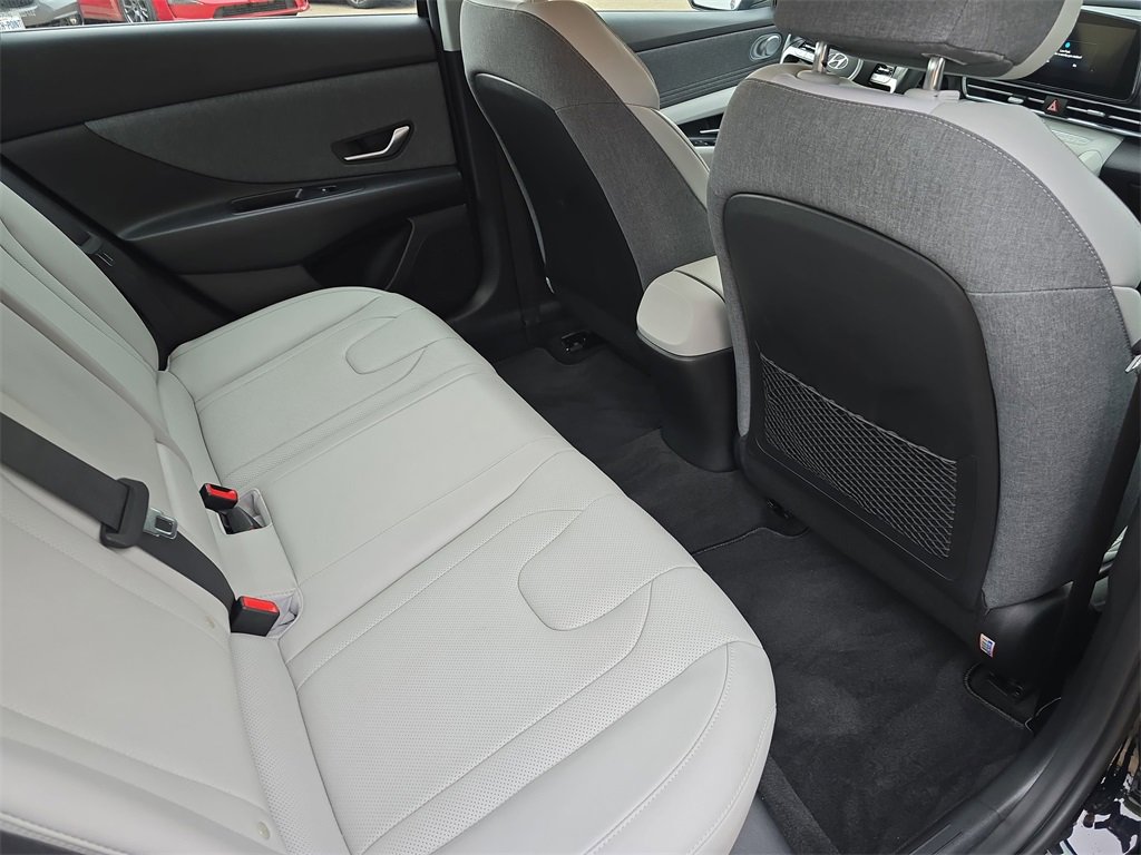 Certified 2022 Hyundai Elantra Limited image 11