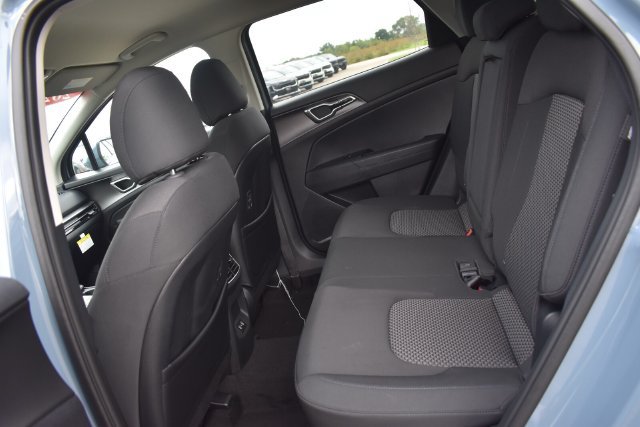 New 2027 Kia Sportage S FWD image 18