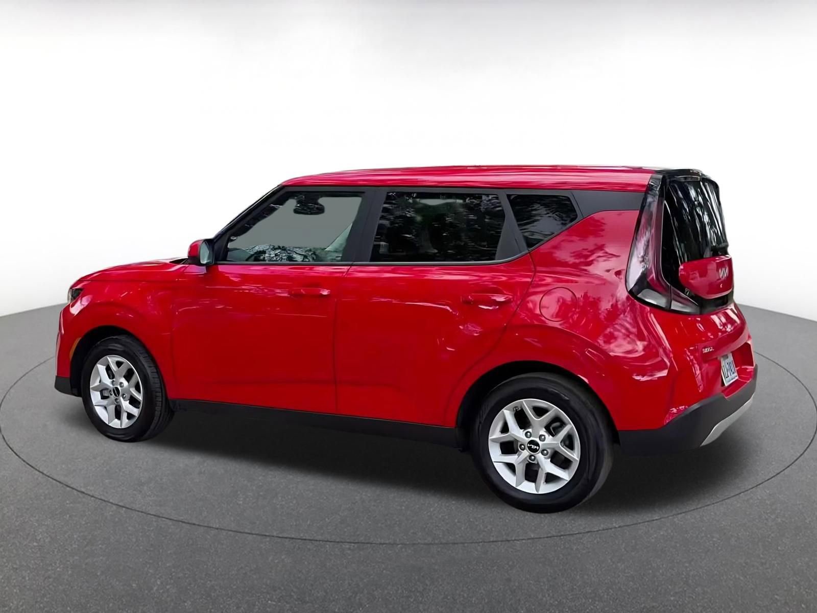 Used 2025 Kia Soul LX w/ LX Technology Package FWD image 15