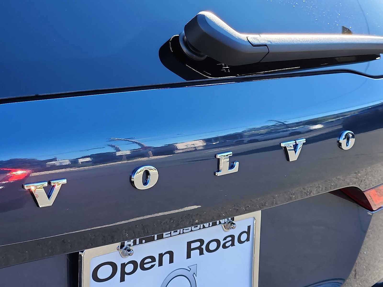 Used 2027 Volvo XC60 B5 Plus AWD/4WD image 30