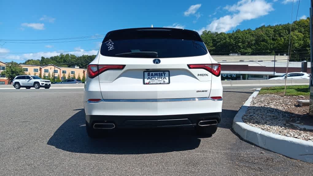 Used 2023 Acura MDX SH-AWD image 4