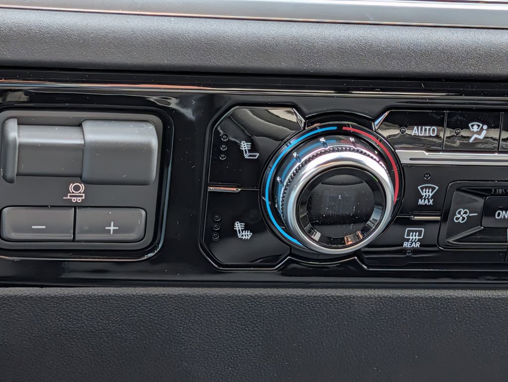 New 2026 GMC Sierra 1500 SLE image 42