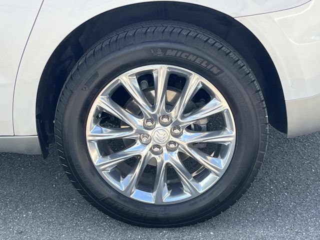 Used 2018 Buick Enclave Premium w/ Experience Buick Package FWD image 11