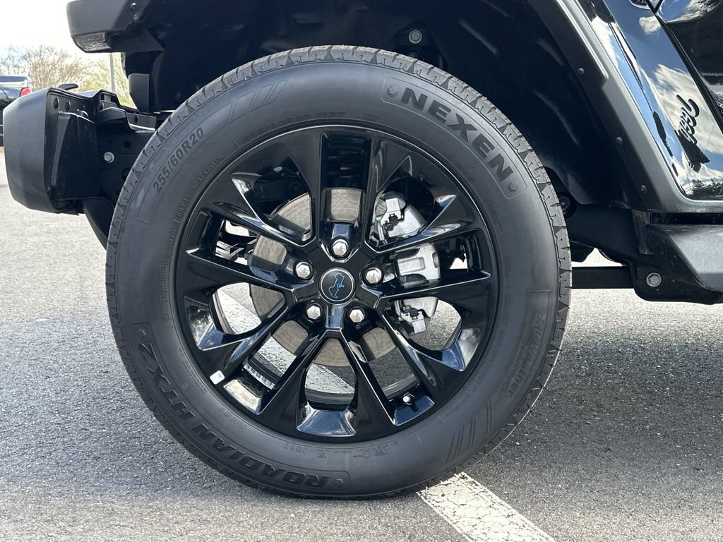 Certified 2025 Jeep Wrangler Unlimited Sahara AWD/4WD image 16