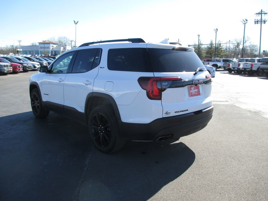 Used 2023 GMC Acadia SLT w/ Elevation Edition image 7