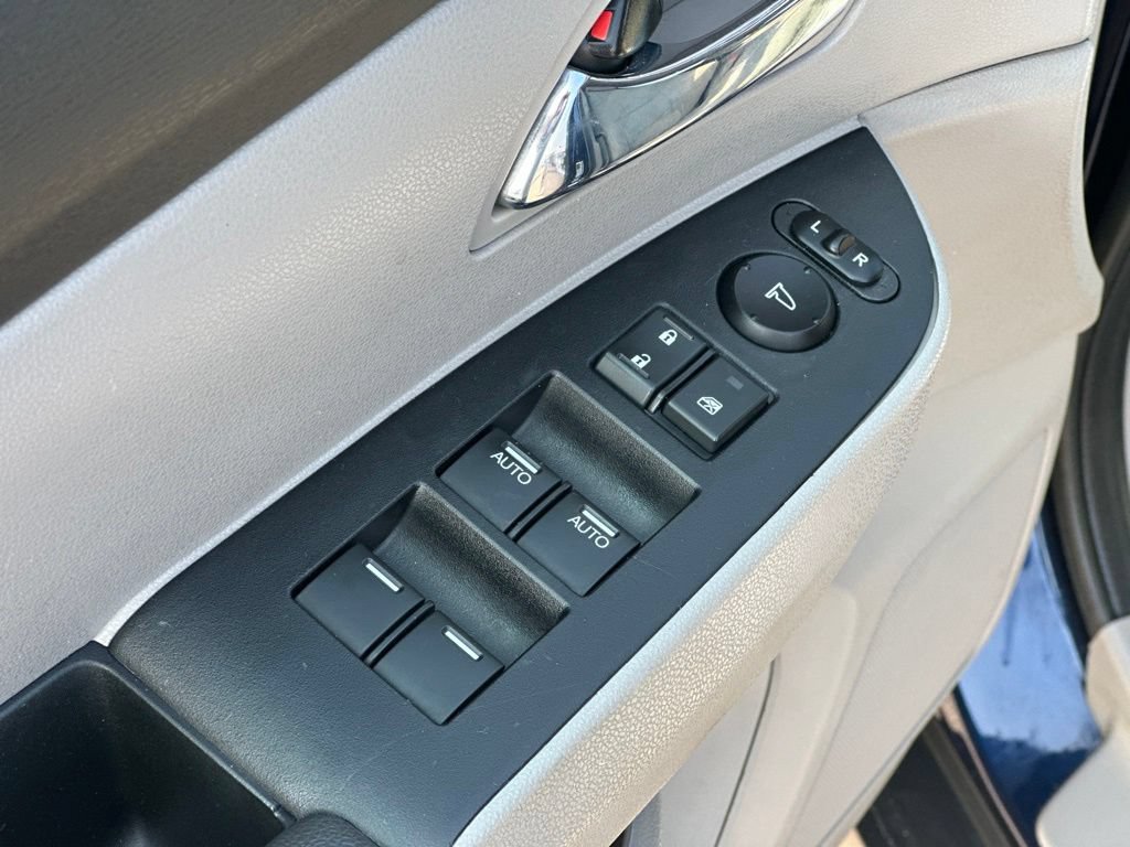 Used 2016 Honda Odyssey EX image 17