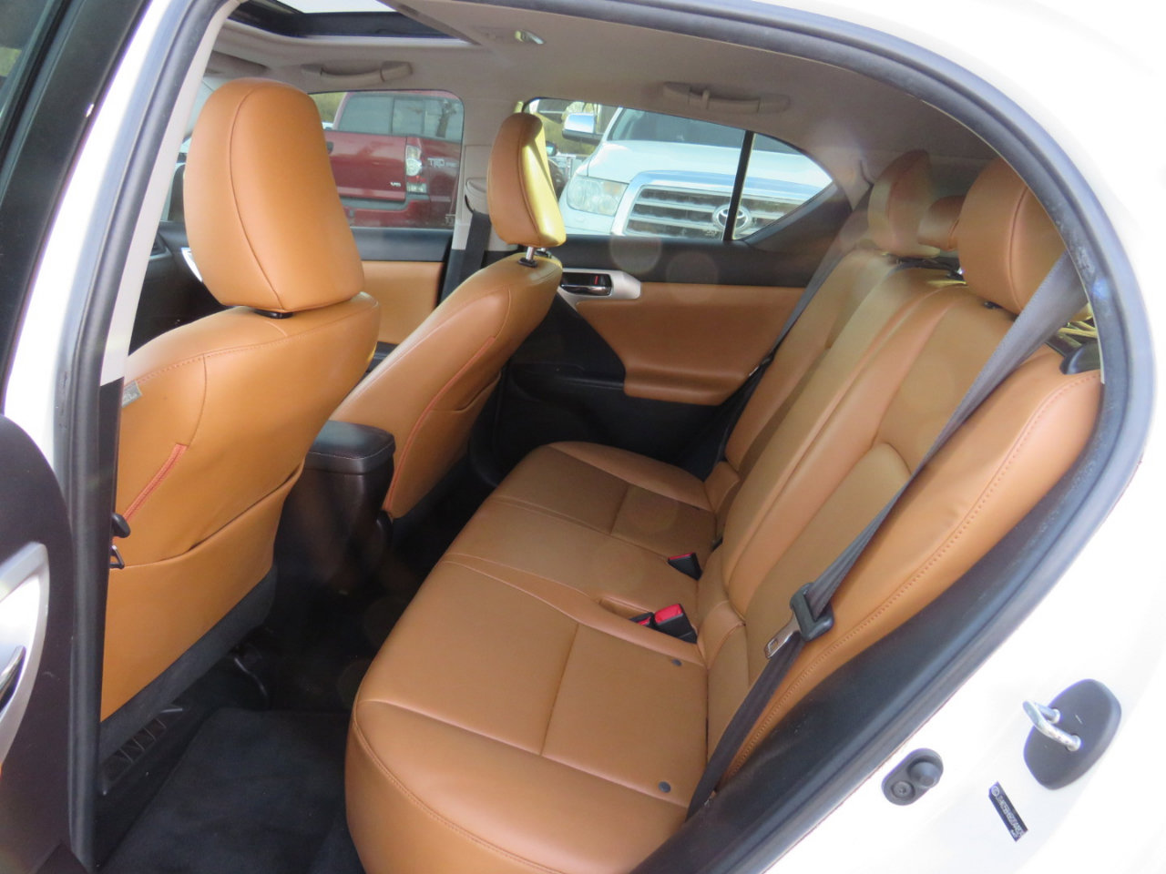 Used 2011 Lexus CT 200h image 29