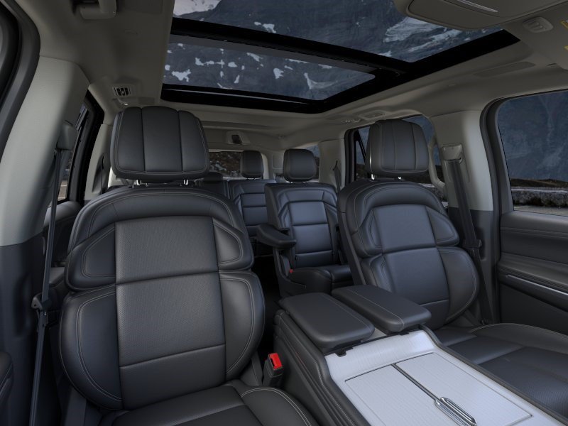 Used 2026 Lincoln Navigator Reserve AWD/4WD image 10
