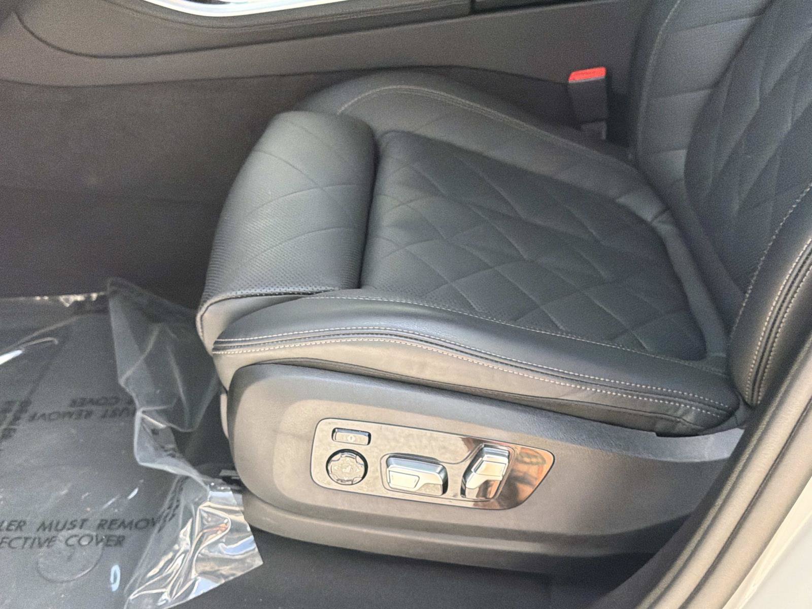 Used 2025 BMW X5 sDrive40i w/ Climate Comfort Package RWD image 18