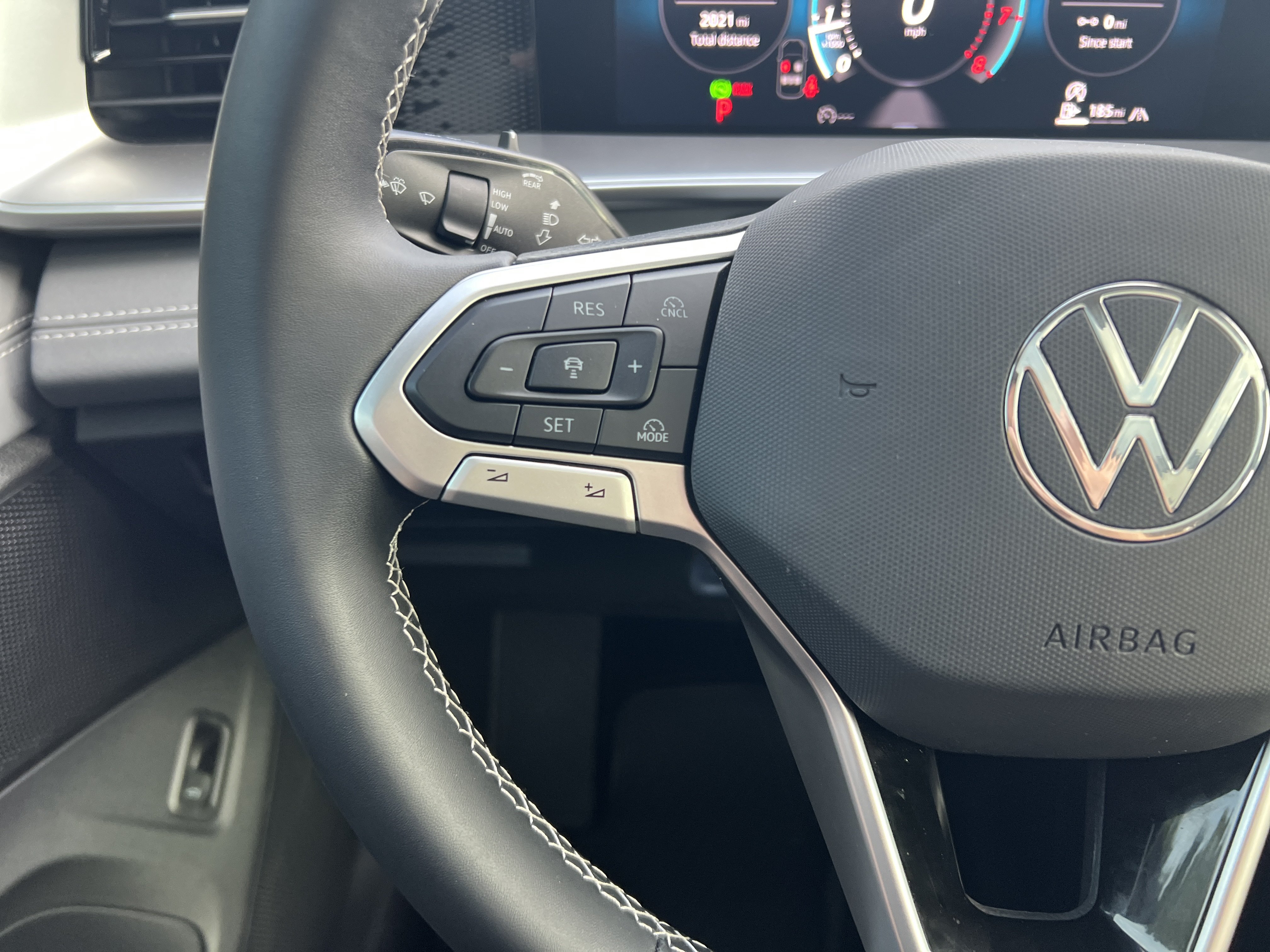 Certified 2026 Volkswagen Tiguan SE AWD/4WD image 15