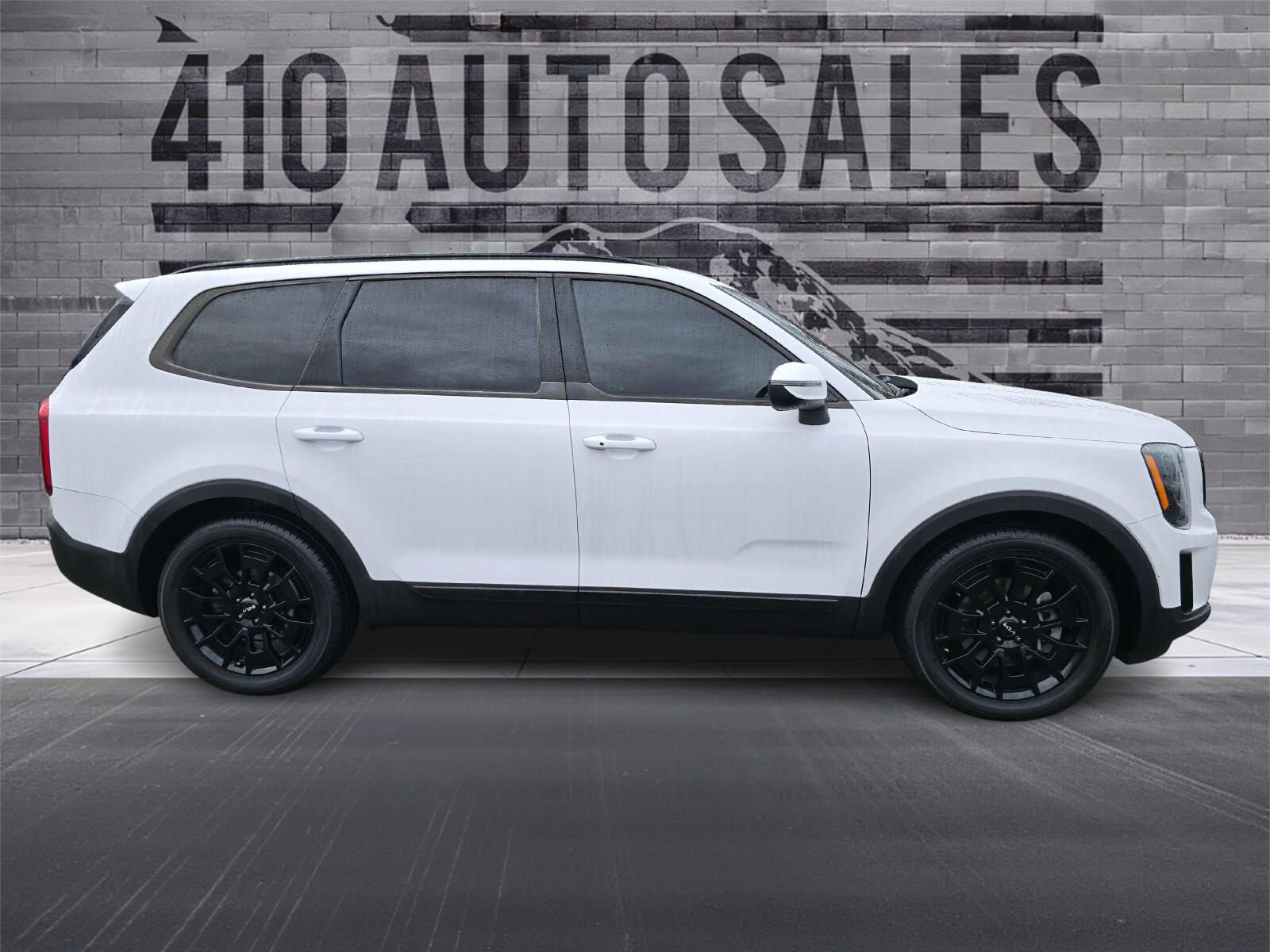 Used 2022 Kia Telluride EX w/ EX Premium Package image 2