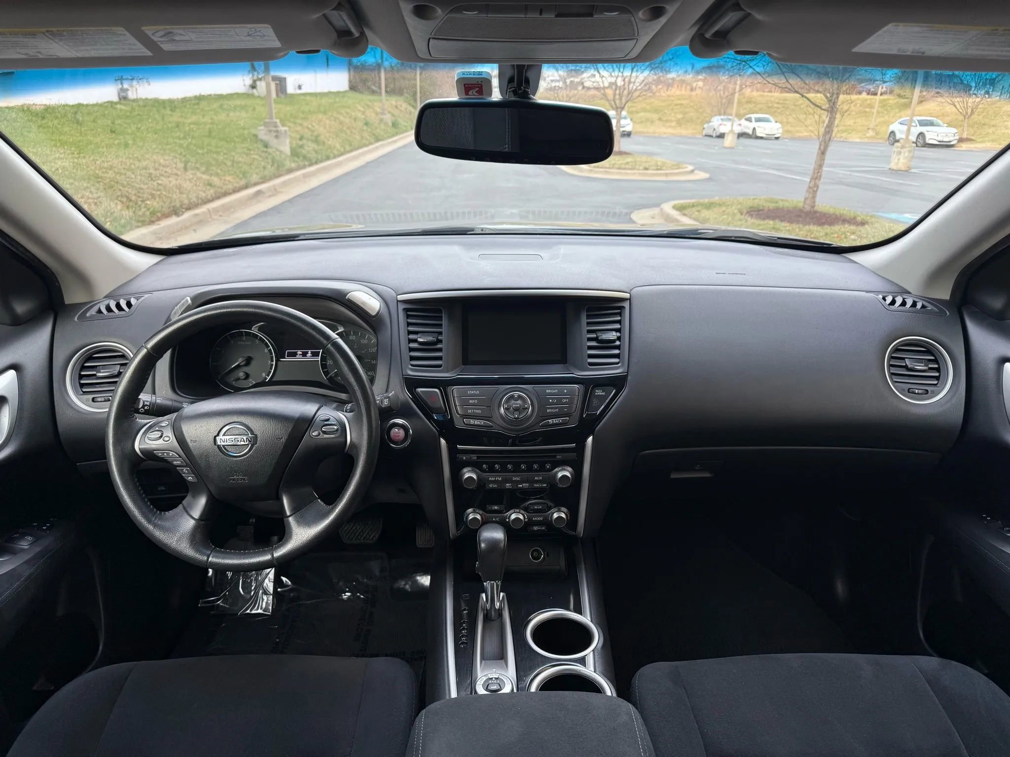 Used 2016 Nissan Pathfinder SV image 30