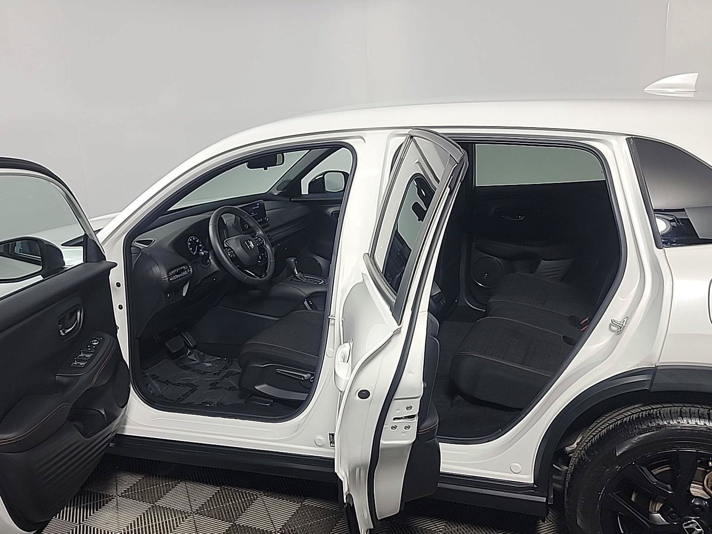 Certified 2024 Honda HR-V Sport image 15