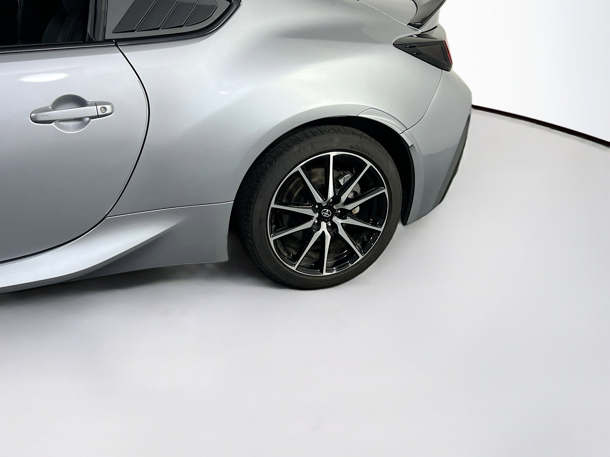 Used 2025 Toyota GR86 image 28