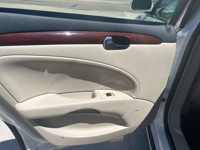 Used 2006 Buick Lucerne CXS w/ Driver Confidence Package FWD image 7