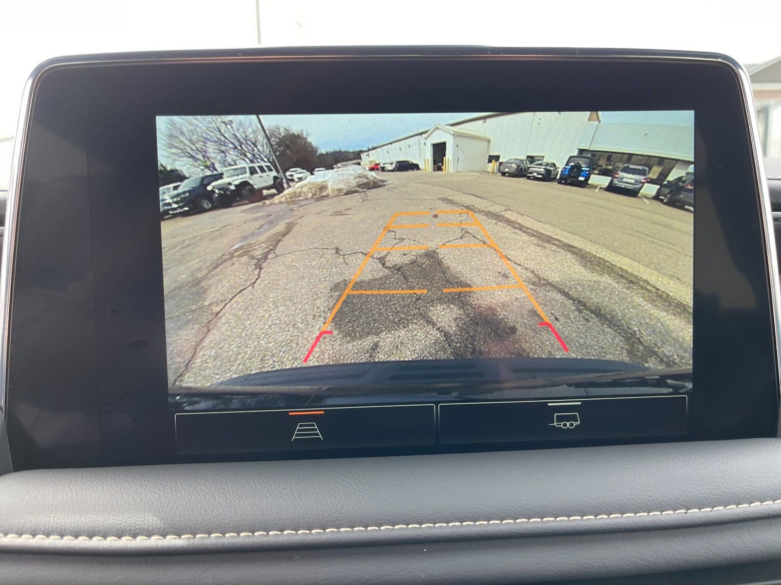 Used 2024 GMC Yukon SLT image 23