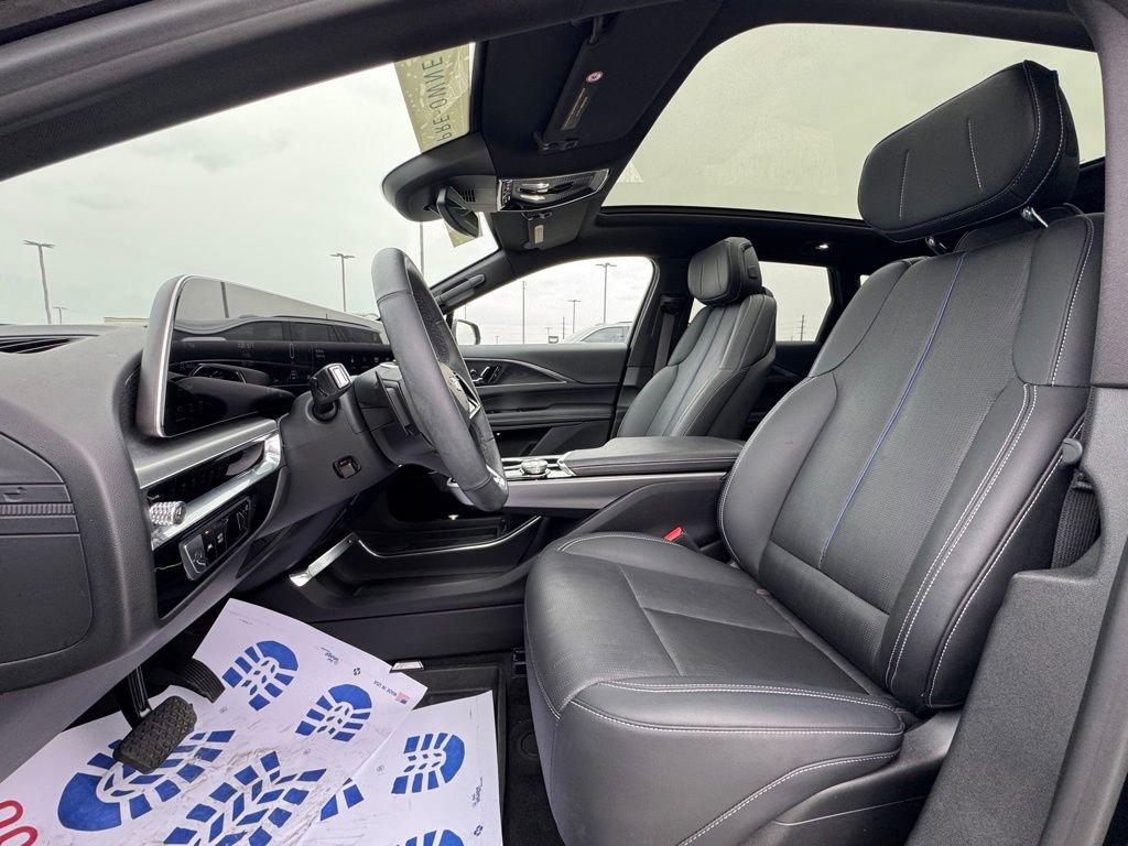 Certified 2024 Cadillac Lyriq Luxury image 27