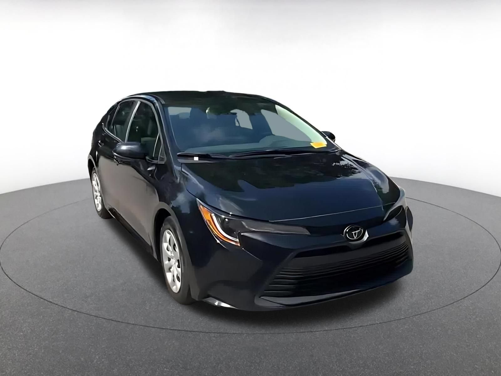 Used 2025 Toyota Corolla LE FWD image 3