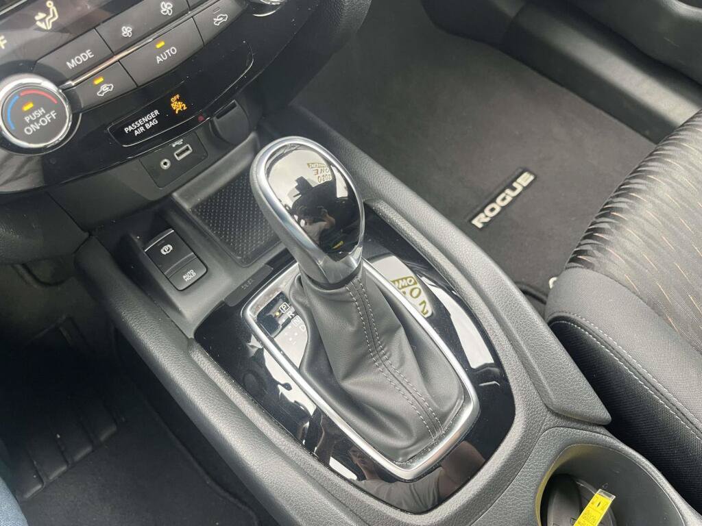Used 2020 Nissan Rogue SV w/ Premium Package AWD/4WD image 27