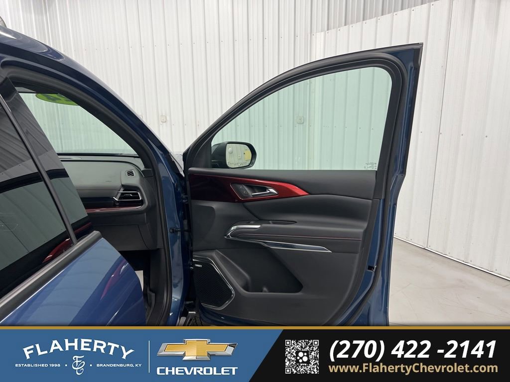 Used 2024 Chevrolet Traverse RS w/ LPO, Floor Liner Package image 14