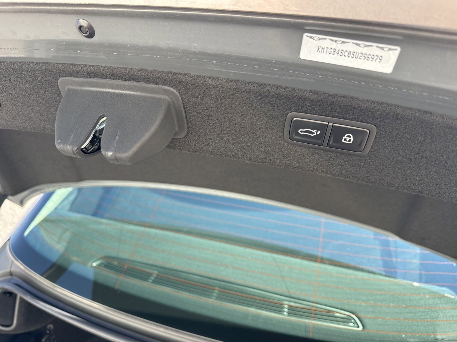 Used 2025 Genesis G80 2.5T Advanced image 11