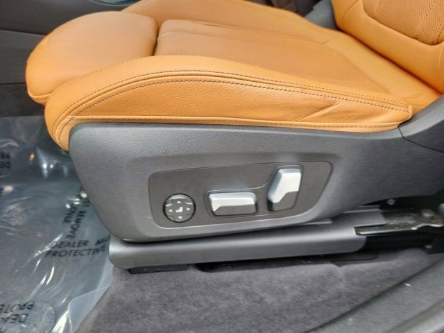 Used 2023 BMW X3 xDrive30i w/ Premium Package w/ZPA AWD/4WD image 13