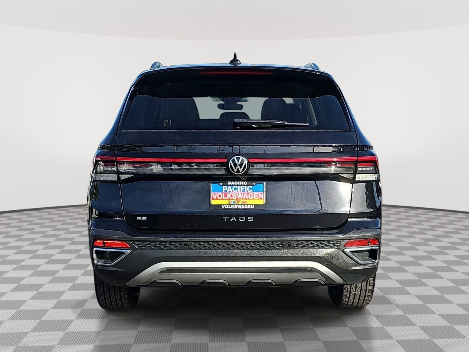 Used 2025 Volkswagen Taos SE FWD image 6